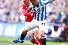 拉什福德积极表现助巴萨连胜！40米冲刺回防撞翻对手+迅速前插